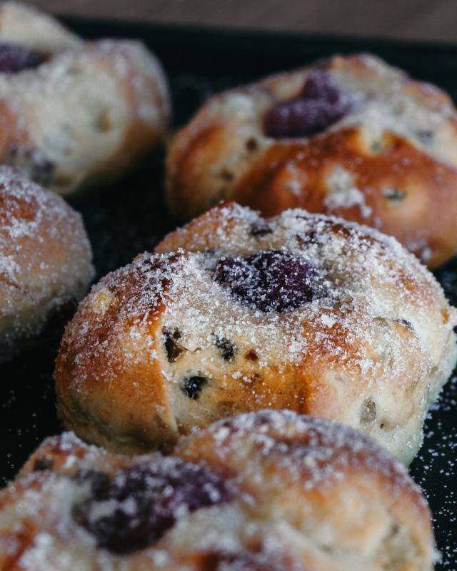 Ab heute gibt es unsere fluffigen Reformationsbrötchen für euch! 🥯❤️