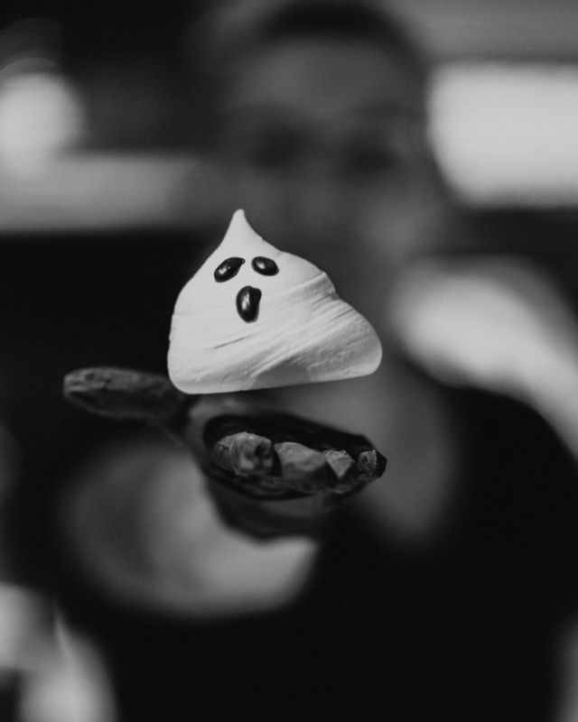 Happy Halloween! 🎃🕸️ Diese Woche sind unsere kleinen Halloweengespenster aus Baiser wieder bei uns erhältlich. 👻
____
Wichtiger Hinweis: Morgen zum Reformationstag bleiben unsere Lantzsch Filialen geschlossen! ✖️Ab Freitag haben wir wieder für euch geöffnet. 😊